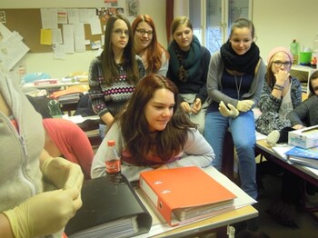 Interessierte Schülerinnen