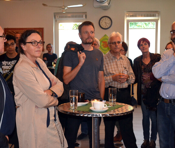 Interessierte Menschen beim langen Tag der Flucht.