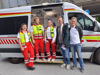Rotes Kreuz Betreuungspersonal des Virgilbusses