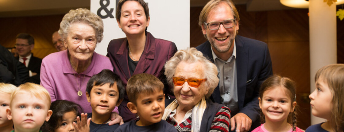 Caritas Wien Generalsekretär Alexander Bodmann und Gesundheits- und Sozialstadträtin Sonja Wehsely eröffneten den Tag der offenen Tür der Caritas Senioren- und Pflegehäuser.