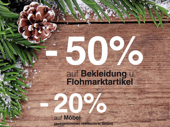 Carla Weihnachtsaktion. Die weißen Prozentreduzierungen sind in weiß gestaltet. Der Hintergrund ziert ein hölzerner Untergrund mit Tannenzapfen. 